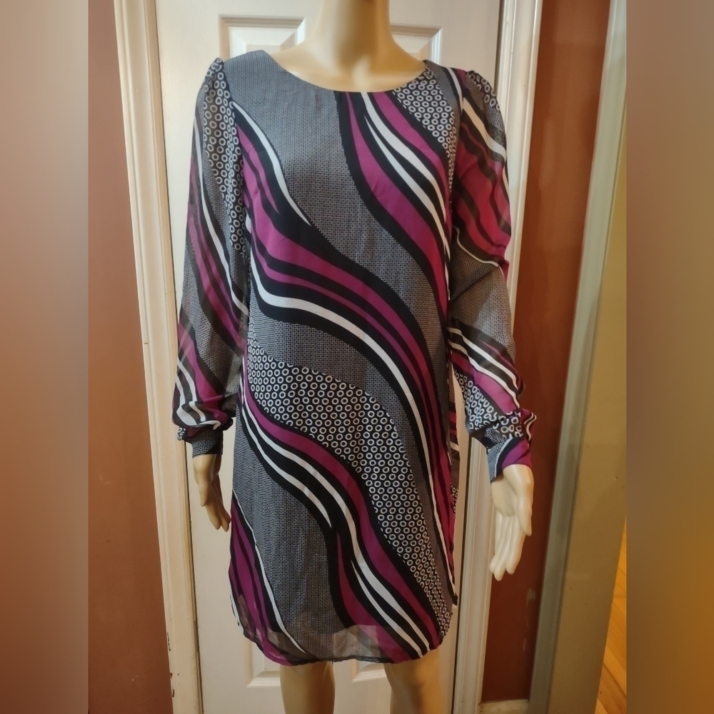Cato Womans size small long sleeve knee length dress
